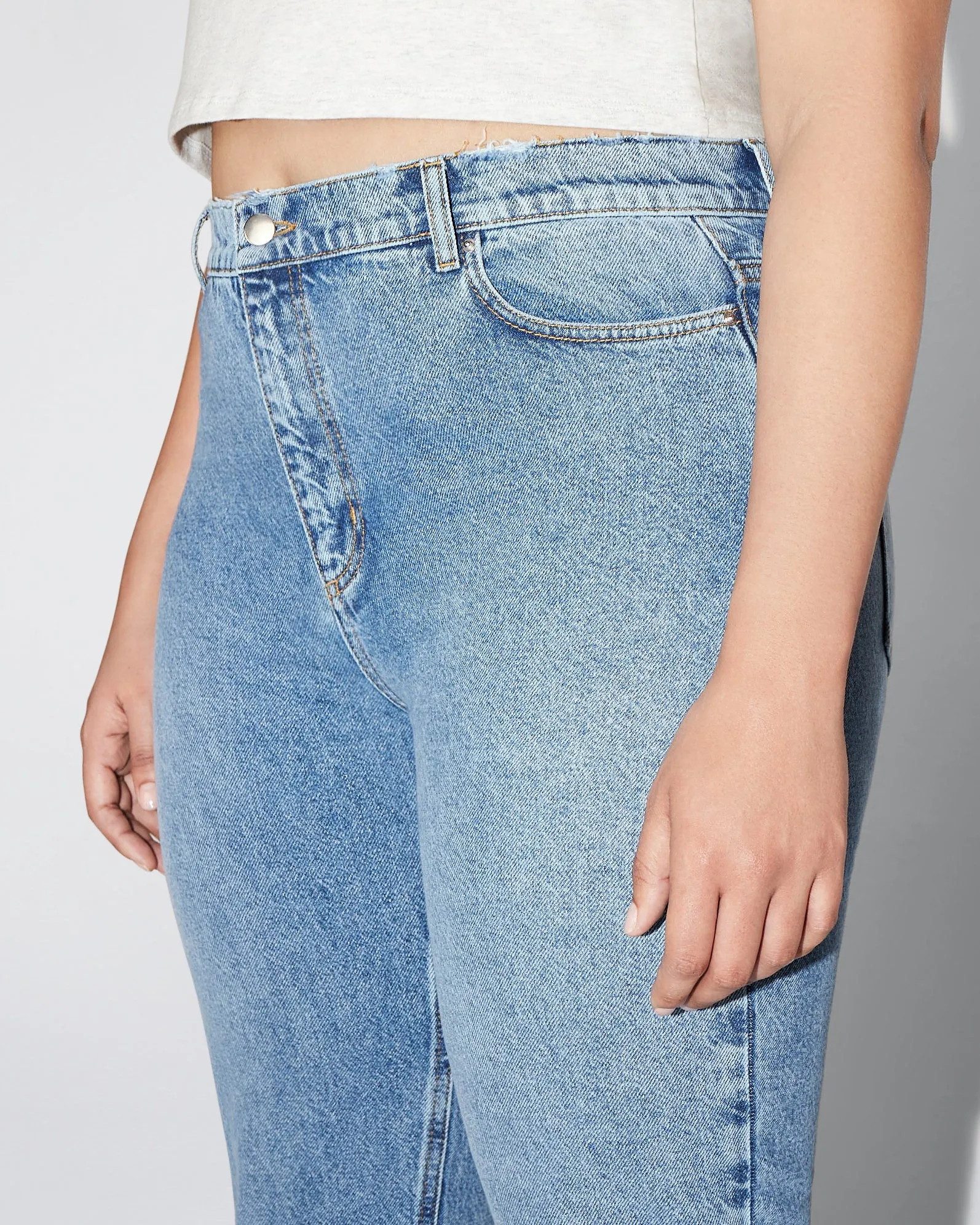 Classic Straight Leg Denim | Light Wash