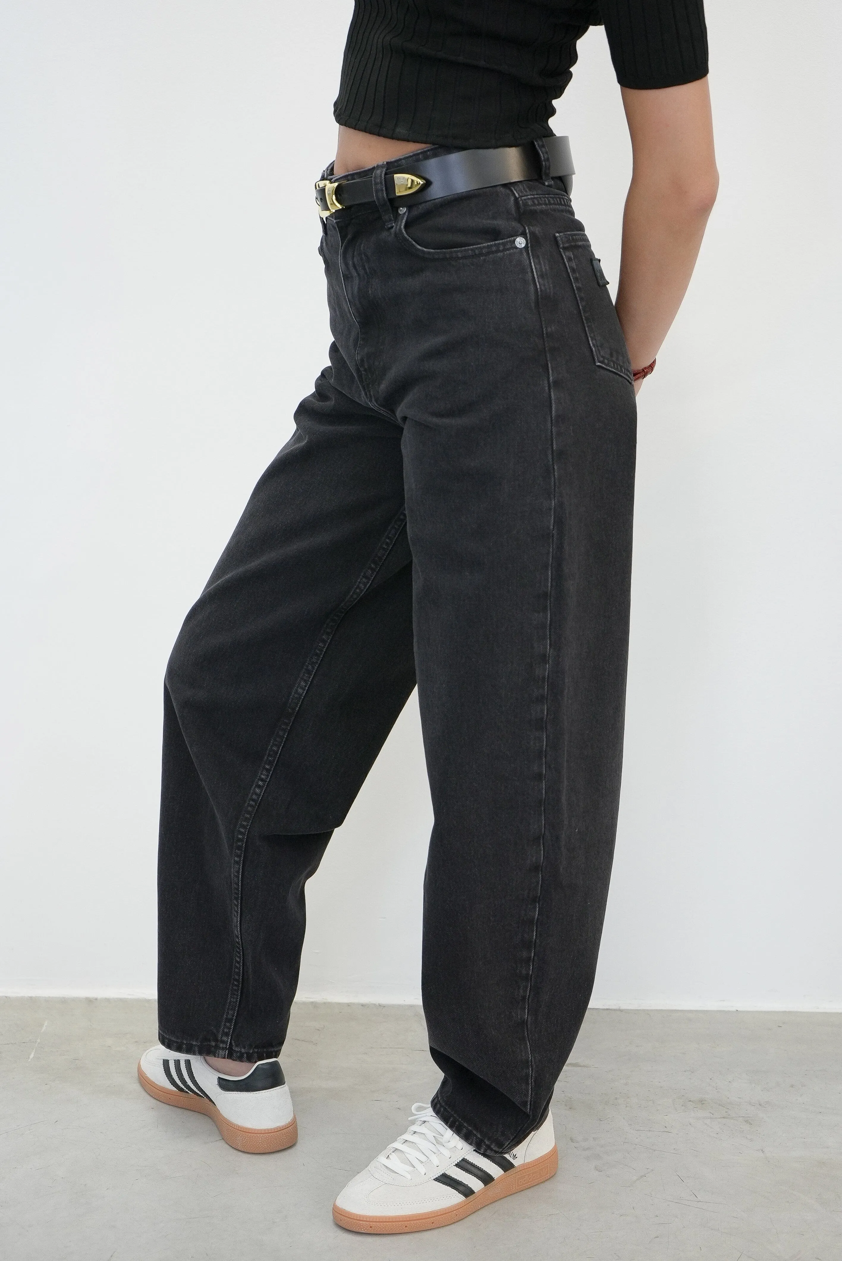 STARY RIGID DENIM WITH TAPERED LEG